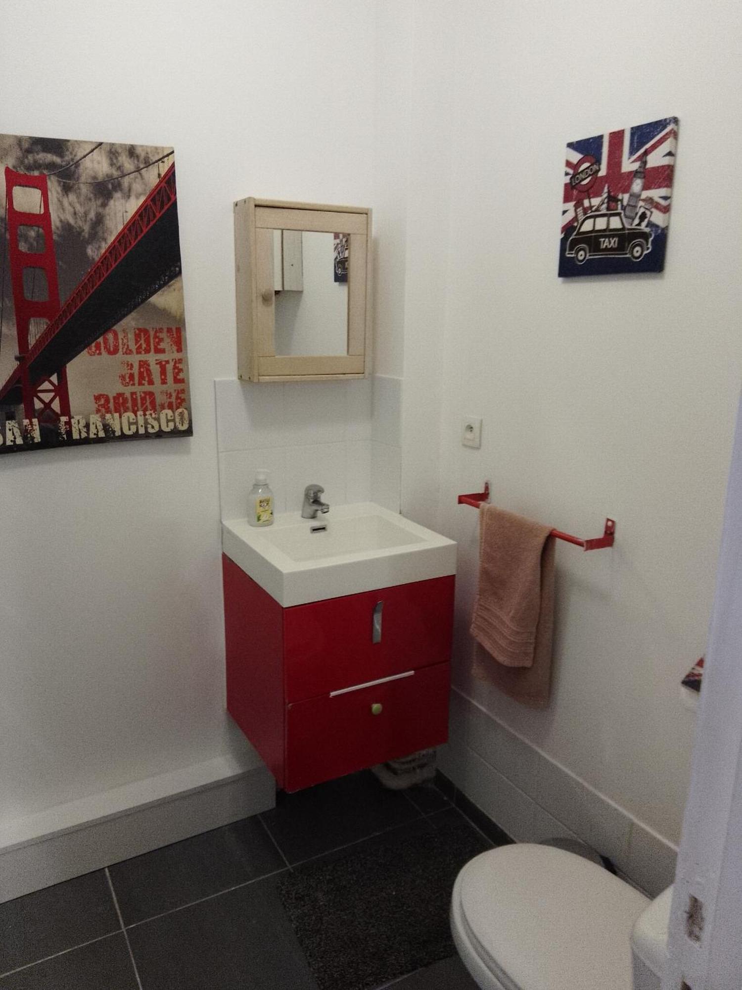 Guesthouse Familial Pour 2,3,4 Personnes De 44M2- Accessible Handic -Rez De Chaussee-Vues Sur Rue Et Patio Prive - Sejour, Chambre Separee-Cuisine,Salle De Bain,Lit Double Et Canape-Lit 2Pers-Entree De La Rue Berzelius-5 Minutes Du Metro Brochant-Lig Paris Extérieur photo