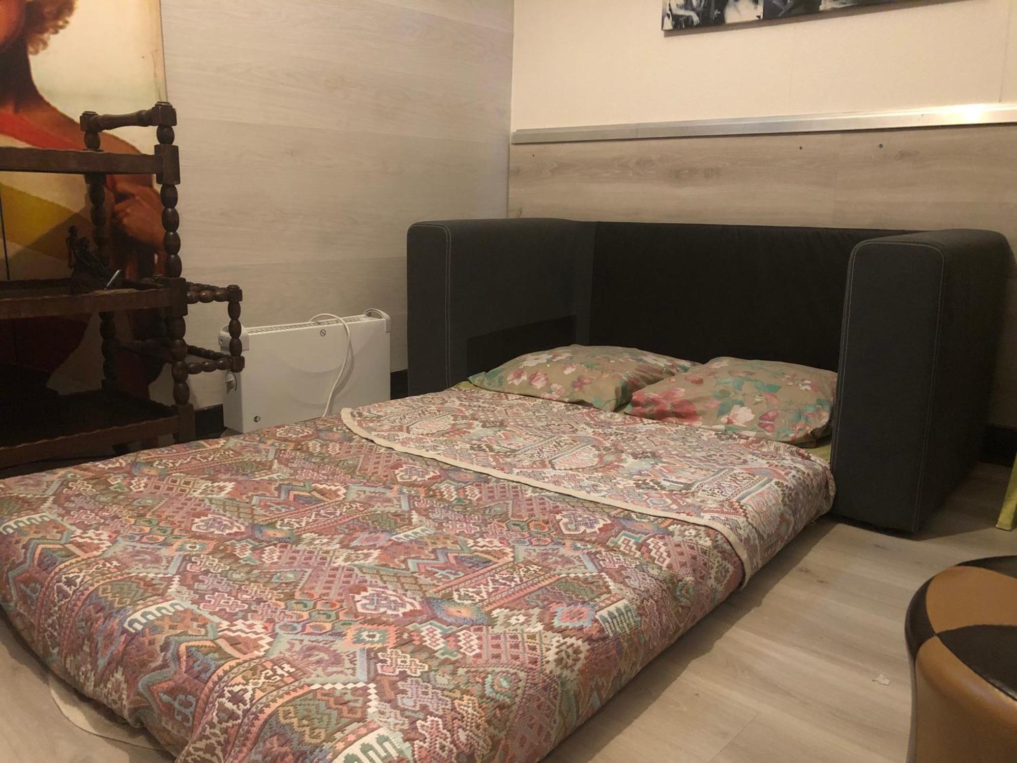 Guesthouse Familial Pour 2,3,4 Personnes De 44M2- Accessible Handic -Rez De Chaussee-Vues Sur Rue Et Patio Prive - Sejour, Chambre Separee-Cuisine,Salle De Bain,Lit Double Et Canape-Lit 2Pers-Entree De La Rue Berzelius-5 Minutes Du Metro Brochant-Lig Paris Extérieur photo